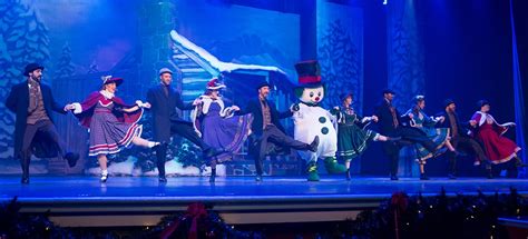 Dollywood’s Smoky Mountain Christmas Shows - Accommodations by Willow Brook Lodge: Hotel in ...