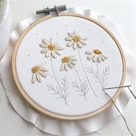 Free Floral Embroidery Patterns Free Flowers Machine Embroidery Designs Patterns And Fonts ...