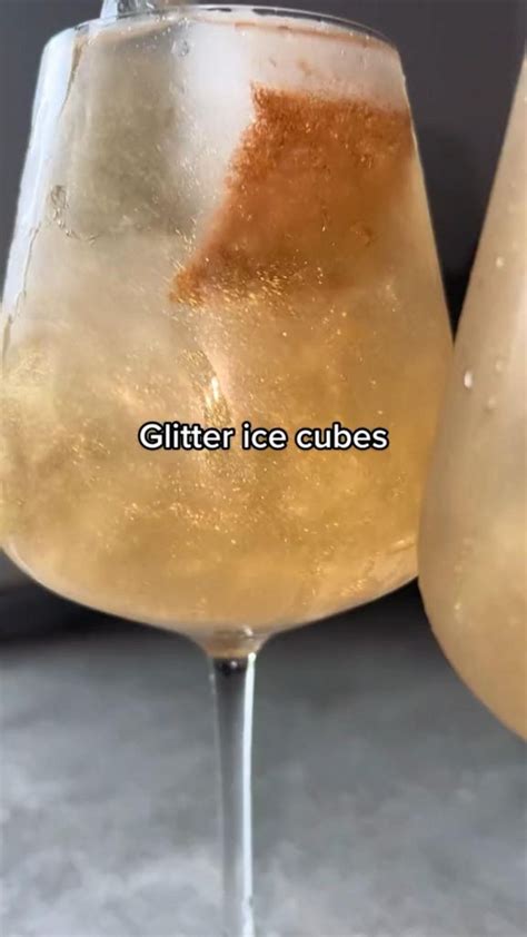 Edible glitter ice cubes | Glitter ice cubes, Alcohol drink recipes, Fancy ice cubes