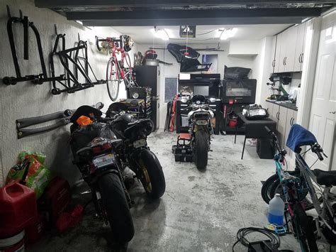 My little one car garage. Still room for more motorcycles! Ducati in the center for maintenance ...