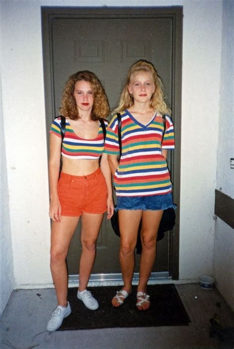 Candid Photos Show Fashion Styles of Teenage Girls From the 1990s ~ Vintage Everyday