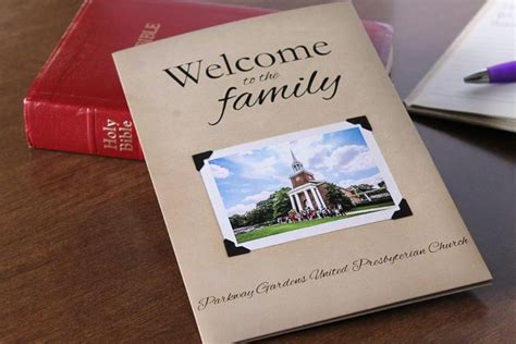 Church welcome folders: A practical gift for your visitors | Easy Pocket Folders