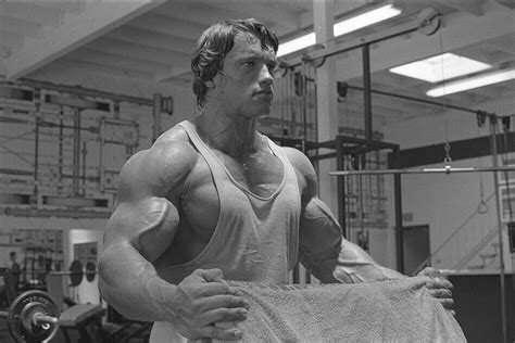 Arnold Schwarzenegger’s Workout Routine, Diet & Nutrition