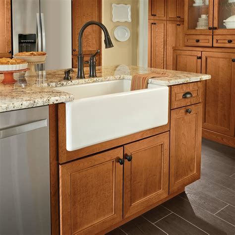 Farmhouse Sink Base Cabinet for Kitchen, Apron Front | KraftMaid