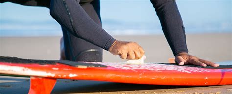 How to Wax a Surfboard: A Step by Step Guide - Gili Sports EU