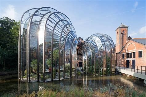 Greenhouses: A Sustainable Growing Trend In Architecture | The Design Gesture