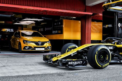 Renault Mégane RS Trophy pops up with 300 hp | DriveMag Cars