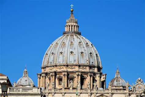 Dome of St. Peter’s Basilica in Rome, Italy - Encircle Photos