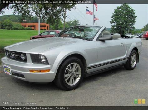 2005 Ford Mustang Convertible in Silver Color