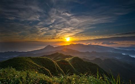 31 Splendid Sunrise Mountain Wallpaper Hd Download For Free | Lumegram