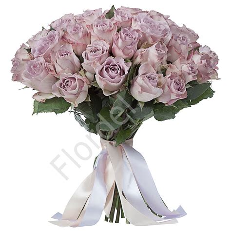 Bouquet of lilac roses