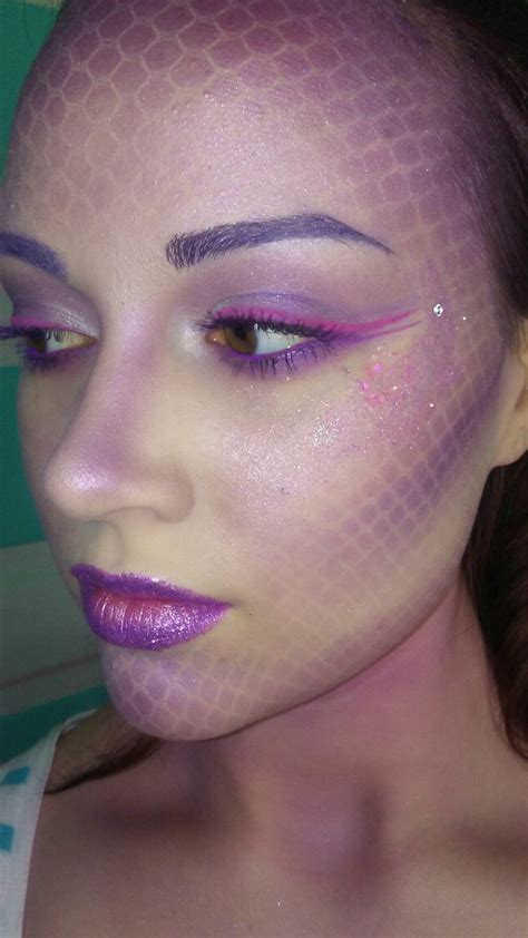 The Best Mermaid Makeup Ideas and Tips for Halloween - Glamour