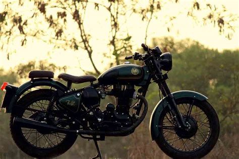 Modified Royal Enfield Bullet 350 Dons True Retro Classic Look