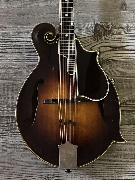 Gibson Ricky Skaggs Distressed MM Mandolin #7 SOLD - Mandolin Store