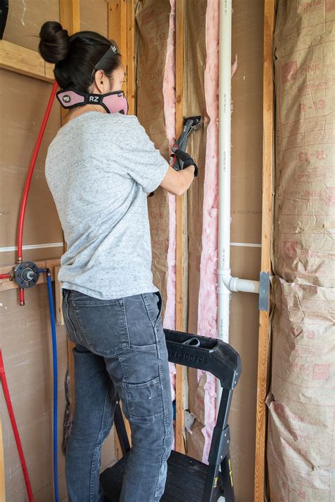 How To Hang Insulation The Easy Way For Beginners