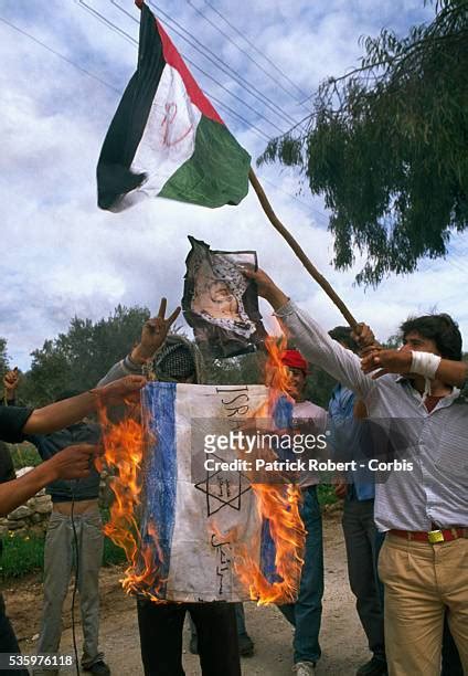 Palestinian Anti Riot Photos and Premium High Res Pictures - Getty Images