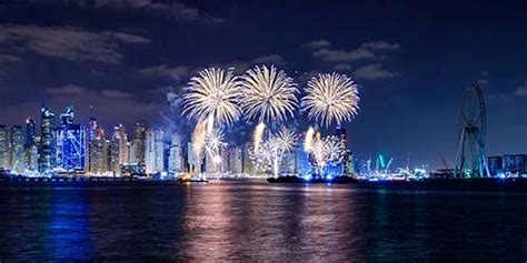 fireworks-beach-dubai-during-shopping-festival - Dubai Guide - New Year Party Dubai Blog