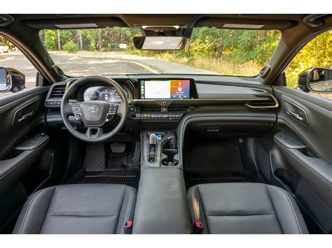 2025 Toyota Crown: 77 Interior Photos | U.S. News