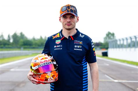 Max reveals special Orange Tribute helmet: 'Tribute to all fans' - news.verstappen.com