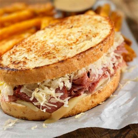 7 Best Corned Beef Sandwich Recipes - IzzyCooking