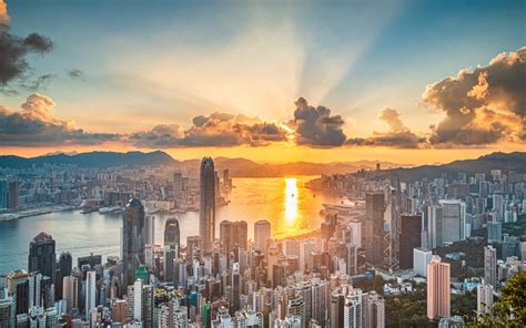 A Spectacular Sunrise at Victoria Peak, Hong Kong | WT Journal