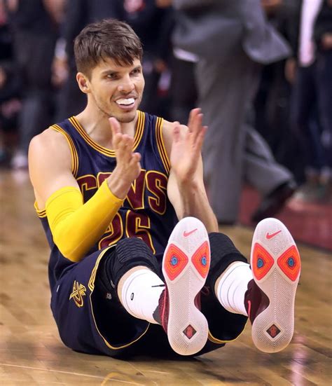 Kyle Korver lights up Toronto with four first-half 3-pointers in Game 4 - cleveland.com