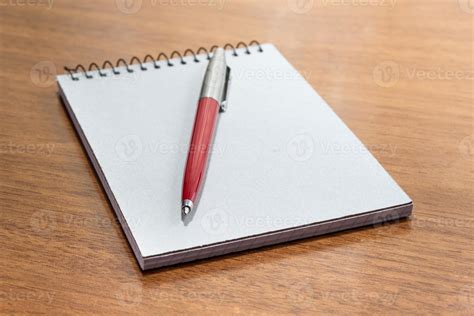 Notepad And Pen 966328 Stock Photo at Vecteezy