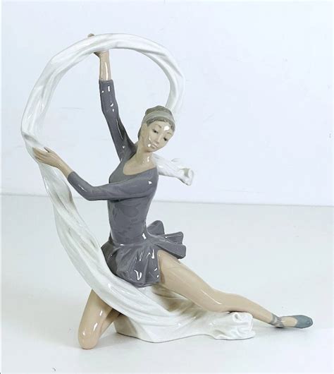 FIGURINE-PORCELAIN BALLERINA by Lladro - Etsy