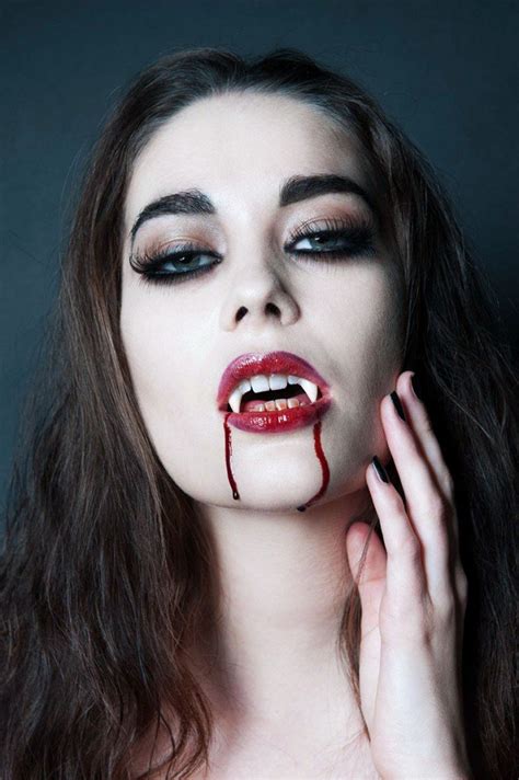 Pretty, Beautiful, Sexy & Scary Vampire Halloween Makeup Ideas