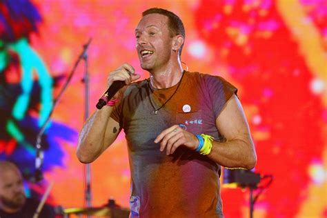 Chris Martin Net Worth: Coldplay, Life & Albums