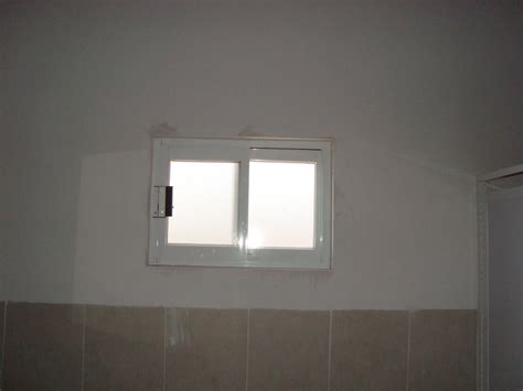 aluminio y vidrio del Río: Ventanas para baño