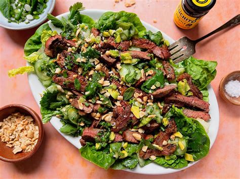 Mexican Chipotle Steak Salad Recipe | Gran Luchito