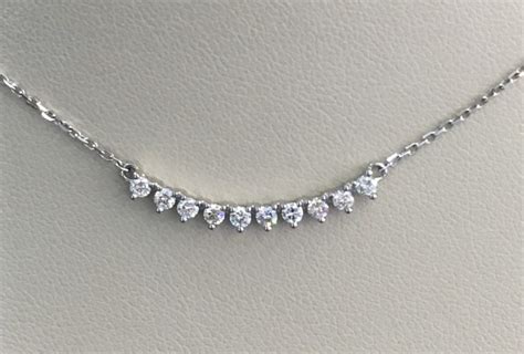 14kt white gold bar necklace with diamonds - Woodbridge Jewelery Exchange