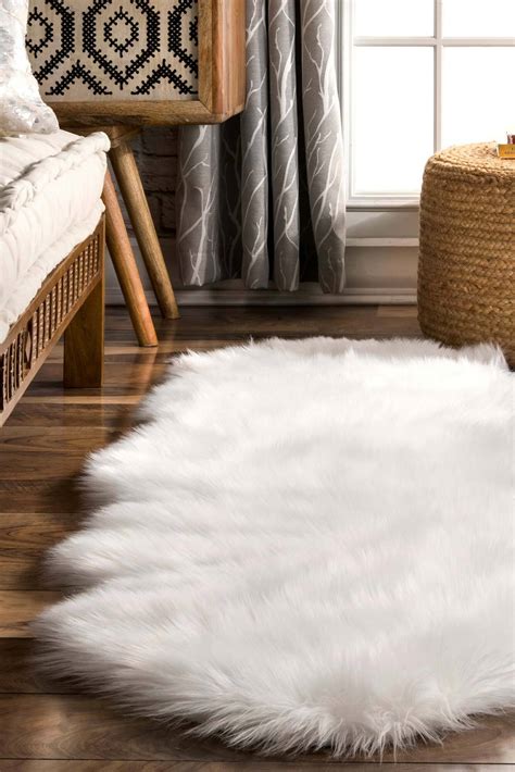 Fluffy White Fur Faux Sheepskin Rug(Size 190 x 60cm)