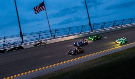 24 Stunning Photos from the Rolex 24 at Daytona - Airows