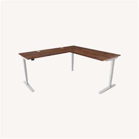 Uplift v2 L-Shaped Standing Desk - AptDeco