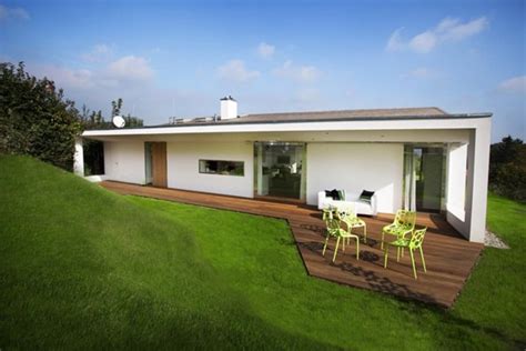 Small Villa Design: Cute and Just Right