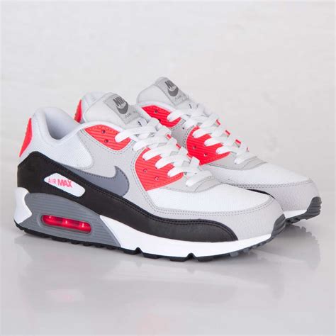 Nike Air Max 90 Essential Cool Grey | SOLETOPIA