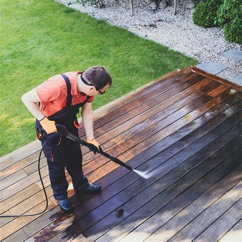 Composite Deck Maintenance