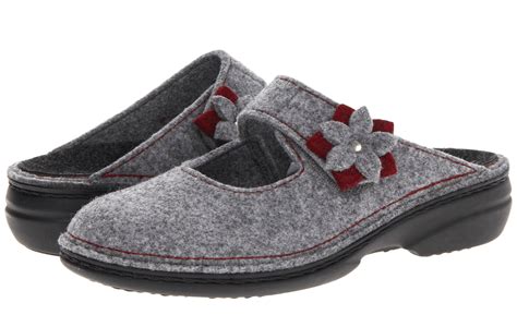 6 Comfortable Shoes for Spring Designed With Wider Toe Boxes – Footwear News