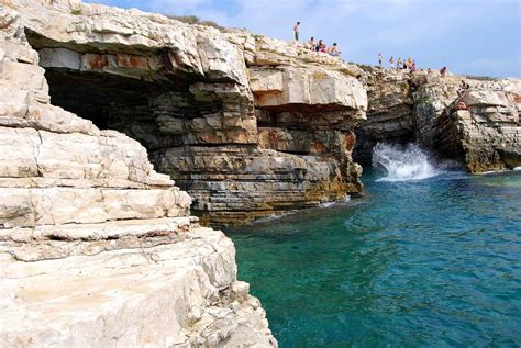 Cliff Jumping in Pula, Croatia - Travel Dudes