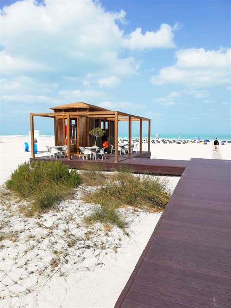 WOODEN DECKING AT RIXOS SAADIYAT ISLAND BEACH RESORT HOTEL, ABU DHABI | Bin Sabt Sports & Leisure