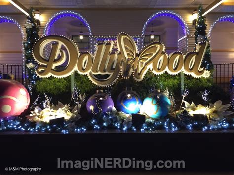 Dollywood Christmas Lights - ImagiNERDing