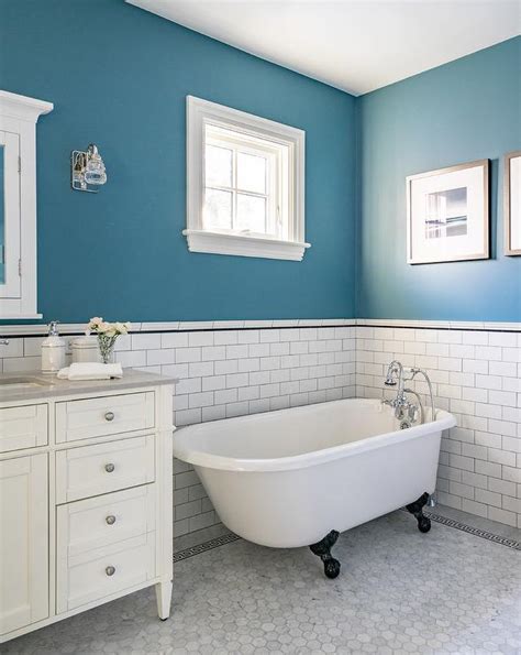 White Bathroom Tiles With Blue Border – Everything Bathroom