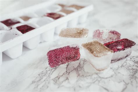 DIY Edible Glitter Ice Cubes