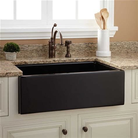 Quartz Composite Sinks vs. Solid Granite Sinks - A Quartz Sink