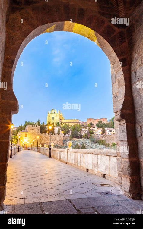 San Martin bridge, Toledo, Spain Stock Photo - Alamy