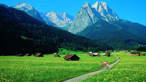 Visit Garmisch-Partenkirchen: 2021 Travel Guide for Garmisch-Partenkirchen, Bavaria | Expedia