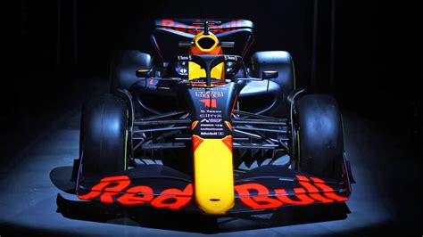 REVEALED: Red Bull show off Verstappen’s 2022 title defence challenger, the RB18 | Formula 1®