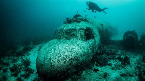 Underwater airplane wreck - backiee